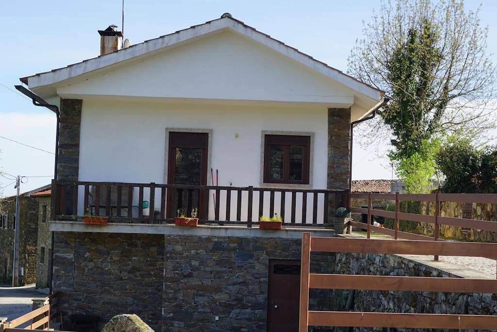 Two-Bedroom House in Montesinho