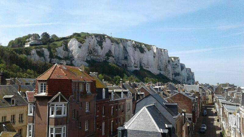 Gîte pour 8 personnes, avec balcon et vue, adapté aux familles dans Casino du Tréport - 3