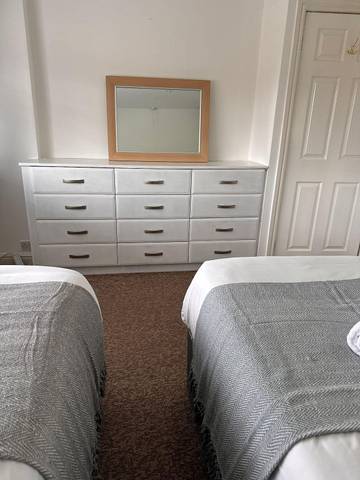 Holiday Rental for 10 People in Walsall, Birmingham Area, Photo 2