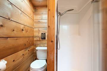 Glamping for 2 Guests in Cascade Range, Washington, Picture 4