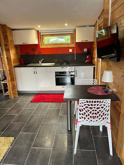 Gîte pour 2 personnes, avec jardin et piscine ainsi que sauna et jacuzzi à Corcieux - 3