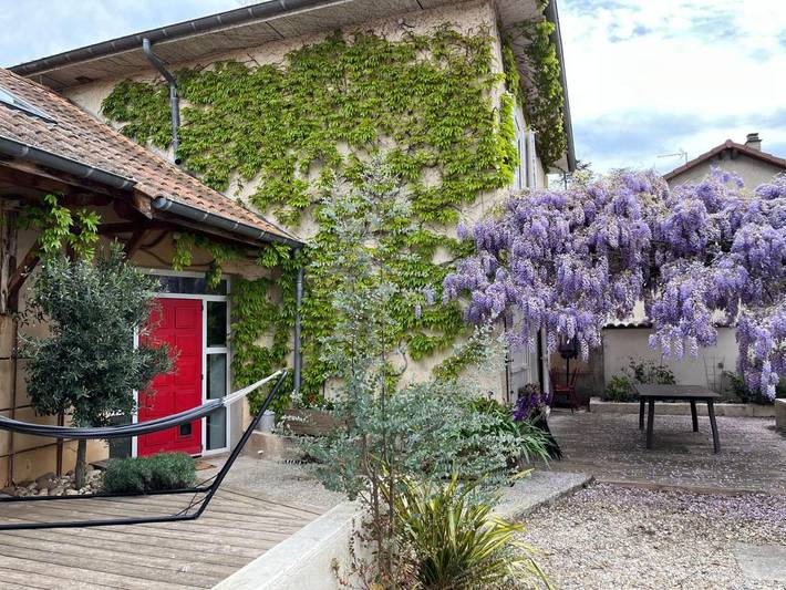 Location de vacances pour 10 personnes, avec jardin ainsi que jacuzzi et sauna, animaux acceptés à Nivolas-Vermelle - 3