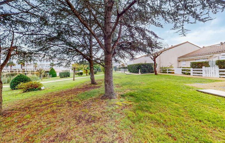 Location de vacances pour 4 personnes, avec terrasse ainsi que piscine et jardin à Vaux-sur-Mer - 2