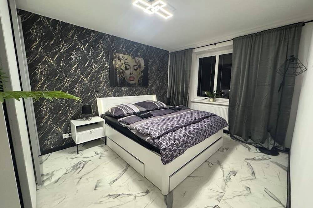 Ganze Wohnung, Apartment Leon, Town Centre with private garage! in Mittelslowakei