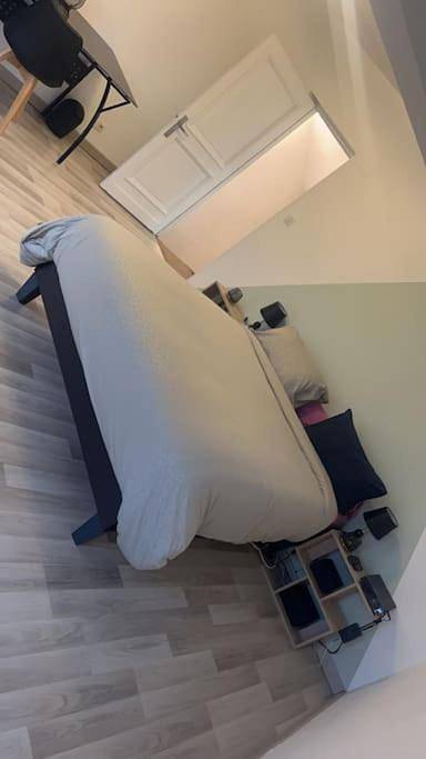 Two-Bedroom House in Ardentes, Région de Châteauroux