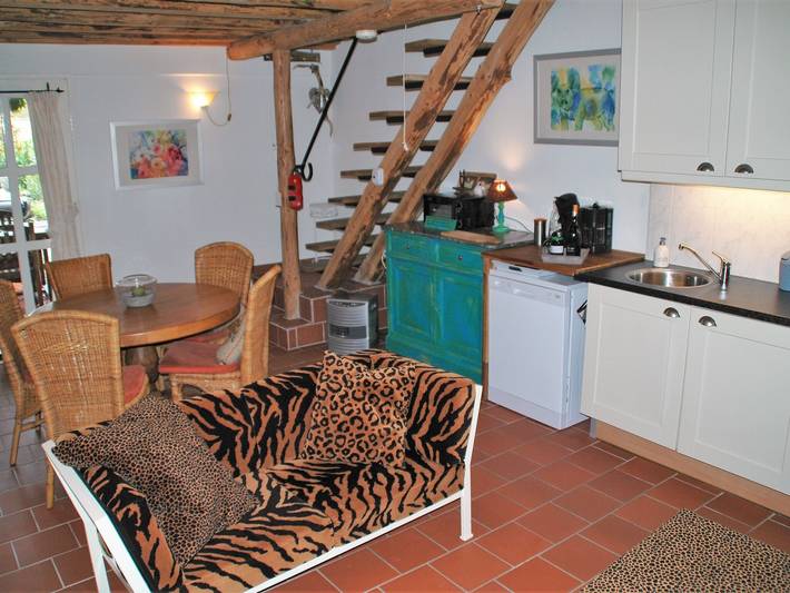 Gîte pour 5 personnes, avec terrasse ainsi que jardin et piscine, adapté aux familles à Roussines - 4
