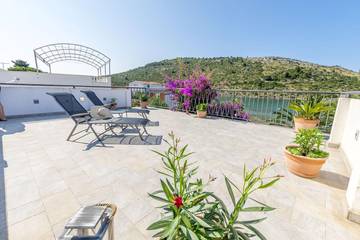 Ferienhaus für 5 Personen in Rogoznica, Šibenik-Knin, Bild 2