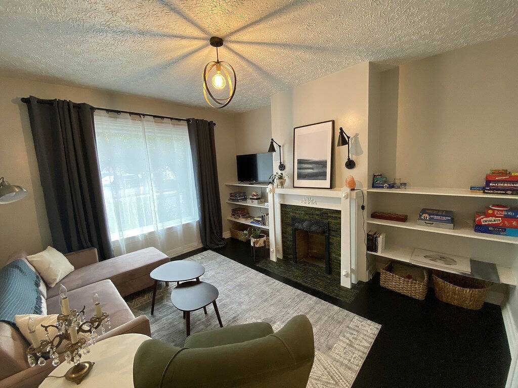 Entire Apartment walking distance to Cincy River front and Cov Wedding Venues in Kenton County