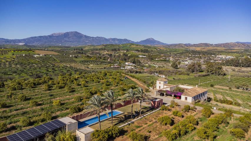 Casa rural para 8 personas, con terraza y jardín en Coín - 2
