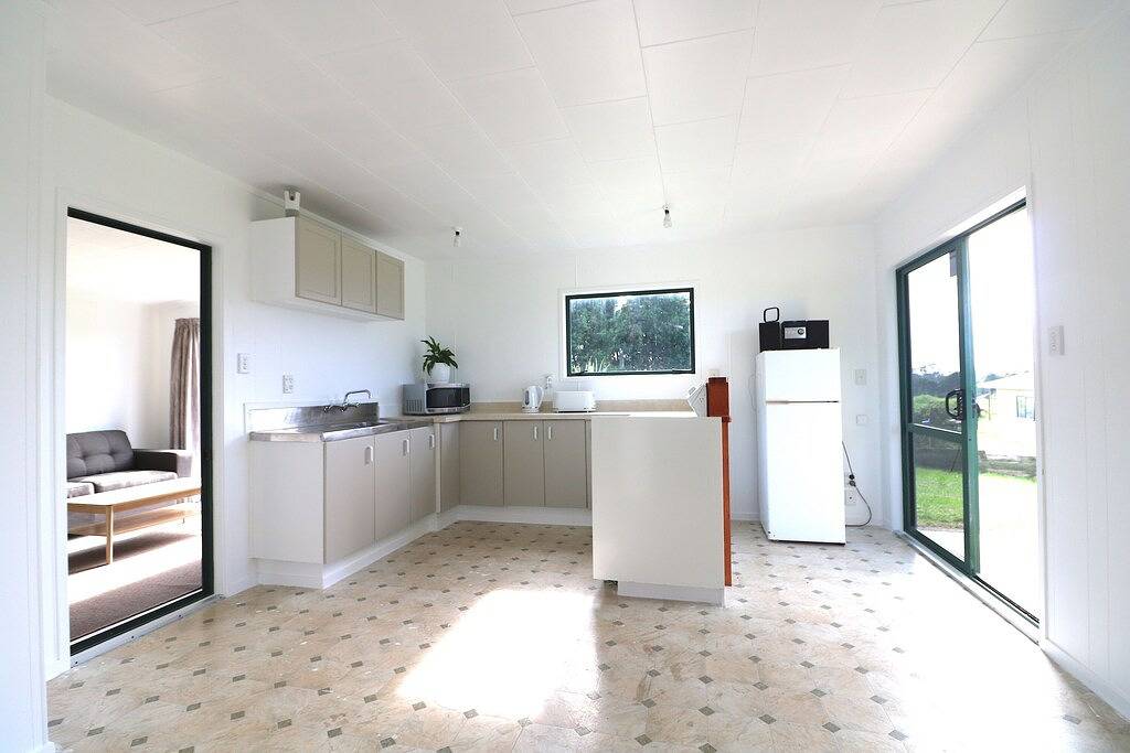 'The Bach'  Relaxed Holiday Accommodation Kaimaumau in Northland