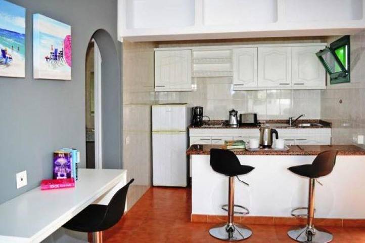 Entire holiday apartment, Flat with terrace for 2 adults and 1 child in Puerto del Carmen, Tías