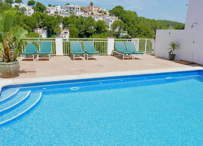 Apartamento de vacaciones para 8 personas, con vistas además de jardín y piscina - 1