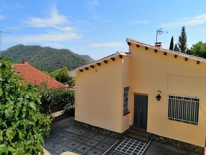 Chalet pour 6 personnes, avec Balcon et Terrasse ainsi que Jardin et Vue