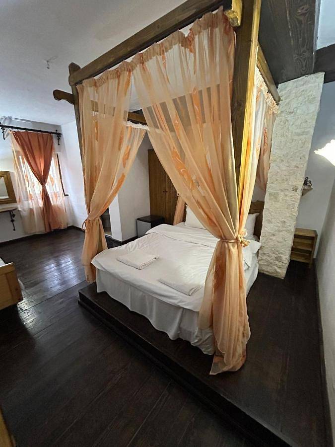 Hôtel pour 2 personnes, avec jacuzzi et jardin, animaux acceptés à Alba (Romania) - 3