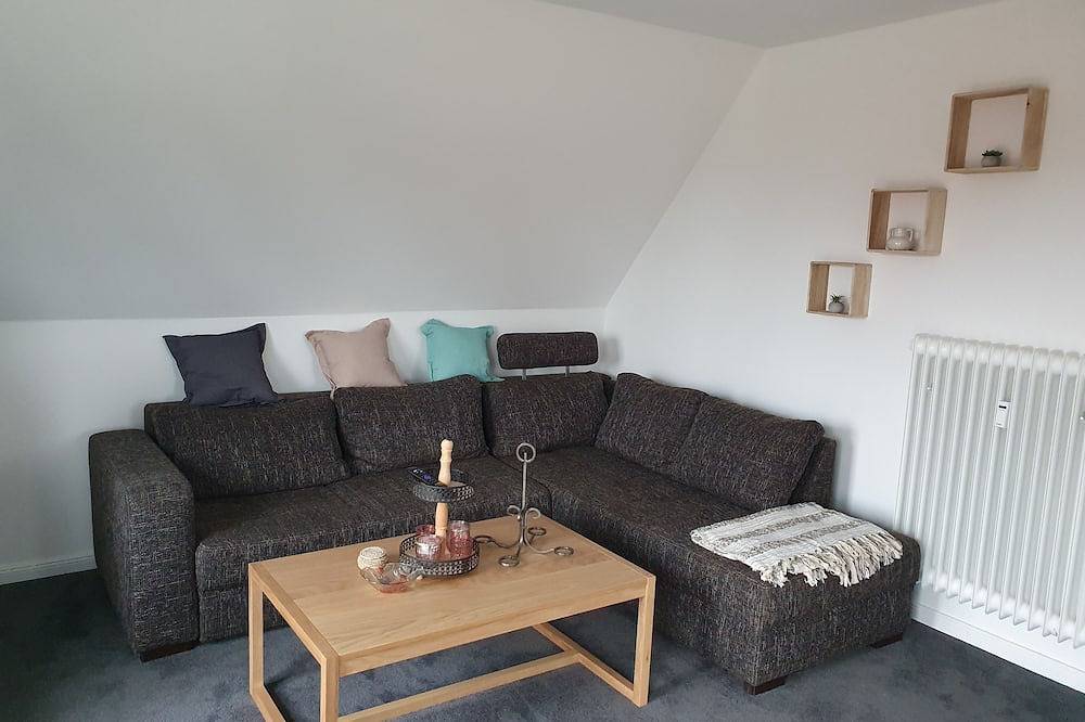Ganze Wohnung, Ruhige Ferienwohnung mit Kamin, Balkon, 3 Personen,  Reha und Waldnähe in Mölln, Kreis Herzogtum Lauenburg