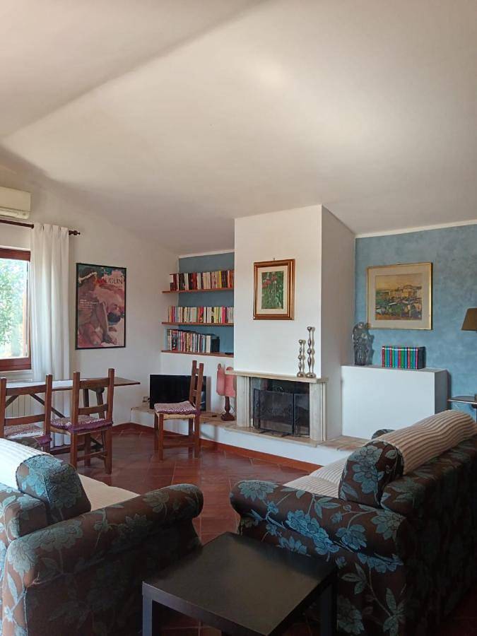 Casa vacanza per 4 persone, con panorama e piscina nonché giardino a Sacrofano