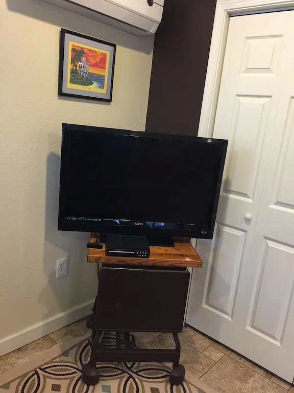 Vacation house for 2 people, with terrace and hot tub as well as yard, with pets - 1