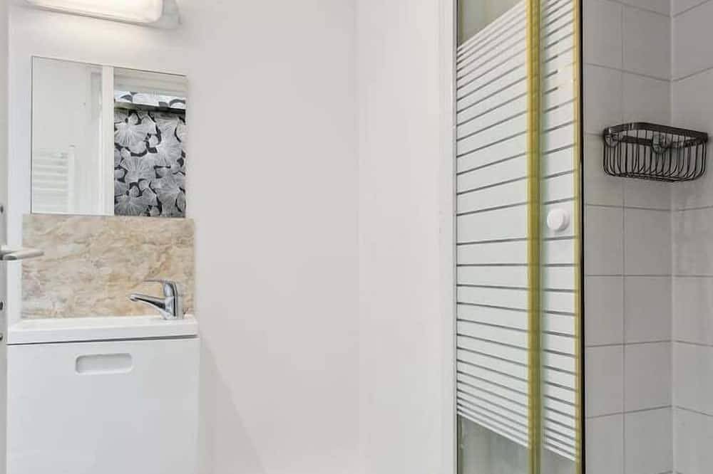 Entire apartment, Tbs 143 - Fully-equipped studio apartment in Asnières-sur-Seine, Hauts-de-Seine