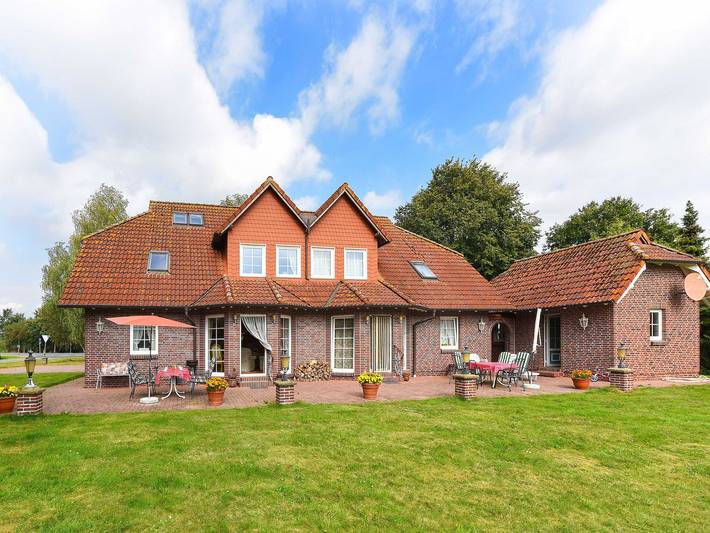 Ferienhaus für 6 Personen, mit Terrasse und Garten in Dunum