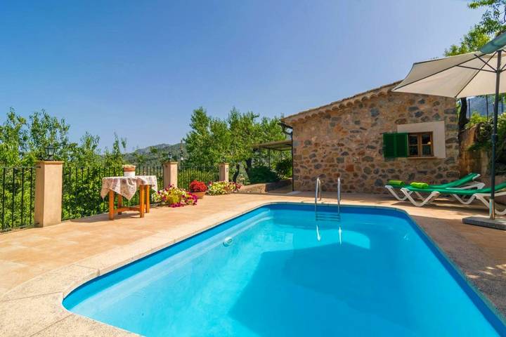 Finca für 2 Personen, mit Terrasse und Garten sowie Pool auf Mallorca Westen