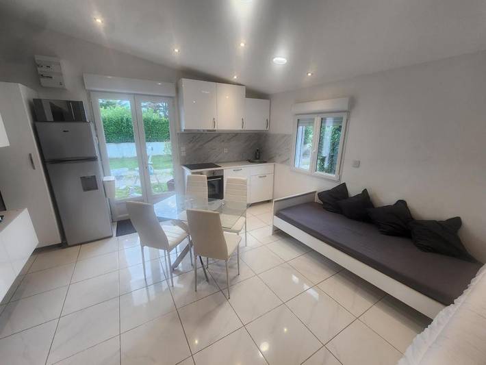 Gîte pour 3 personnes, avec jardin dans Saint-Alban-du-Rhône