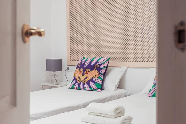 Ganze Wohnung, Nice duplex apt 2 bedrooms 2 bathrooms in Casco Antiguo, Sevilla