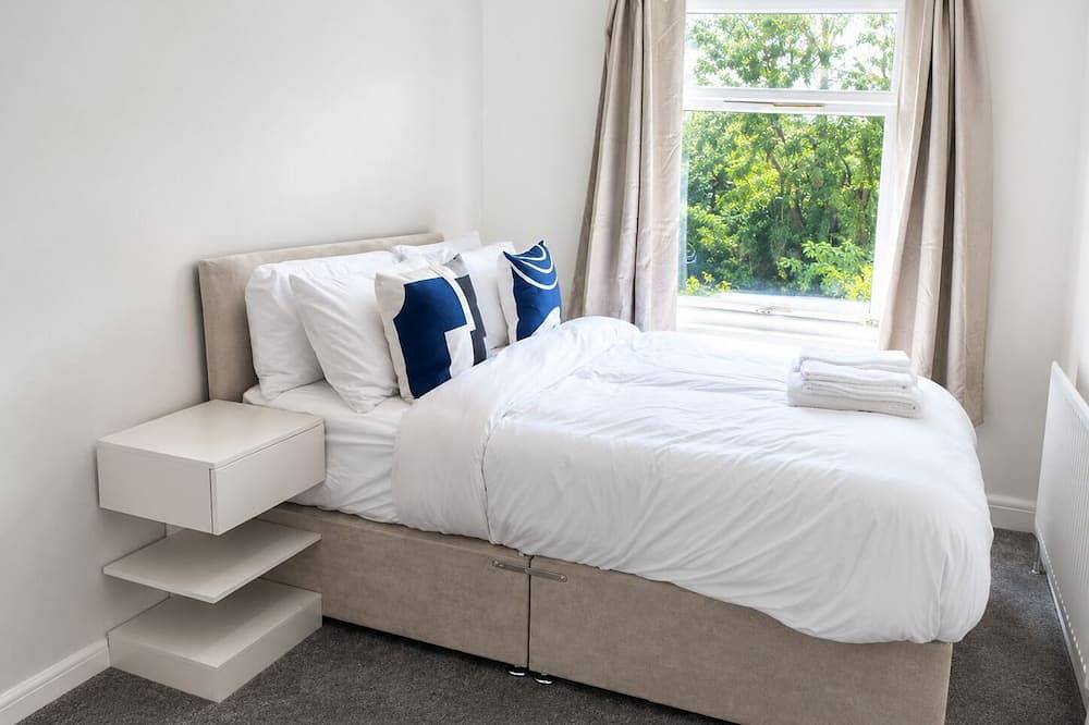 Jan's House Gosport | 3 Bedroom Home | Sleeps 6 in Gosport, Hampshire