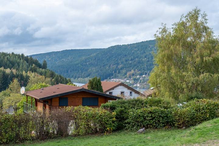 Ganze Wohnung, Charmantes Apartment im Chalet, ebenerdig mit Gartenterrasse in Gérardmer, Regionaler Naturpark Belchen der Vogesen