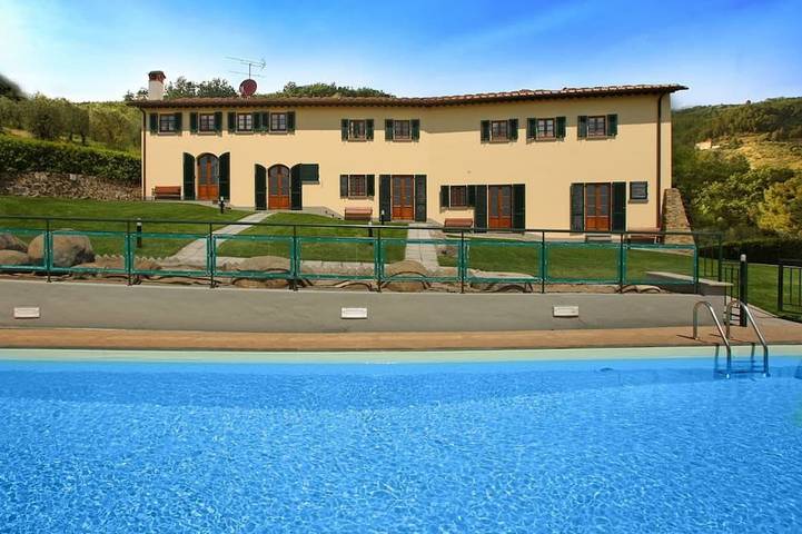 Villa per 23 persone, con giardino e terrazza, con animali domestici in Montecatini Terme