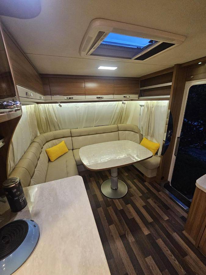 Camping pour 4 personnes, avec jardin ainsi que piscine et jacuzzi à Mandelieu-la-Napoule - 2