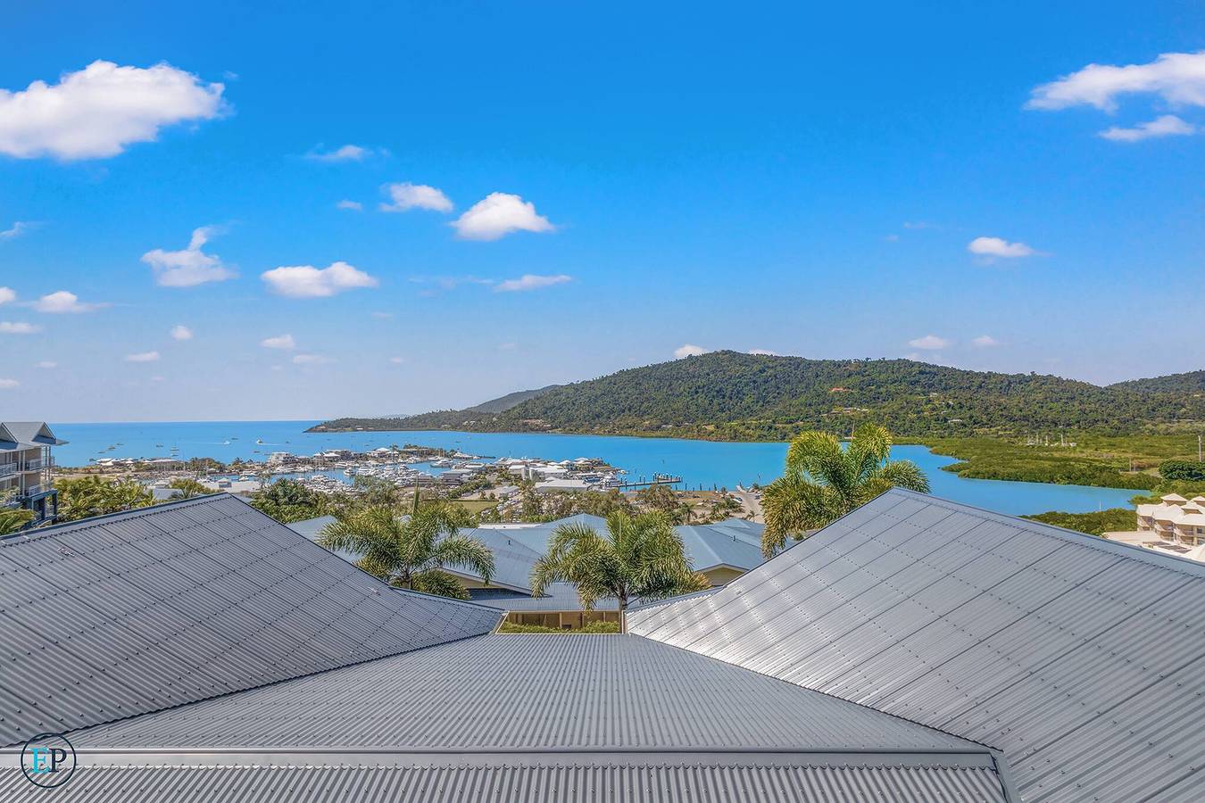 Entire apartment, Whitsunday's, spa bath, beach, marina, infinity pool, restaurant in Airlie, Airlie Beach