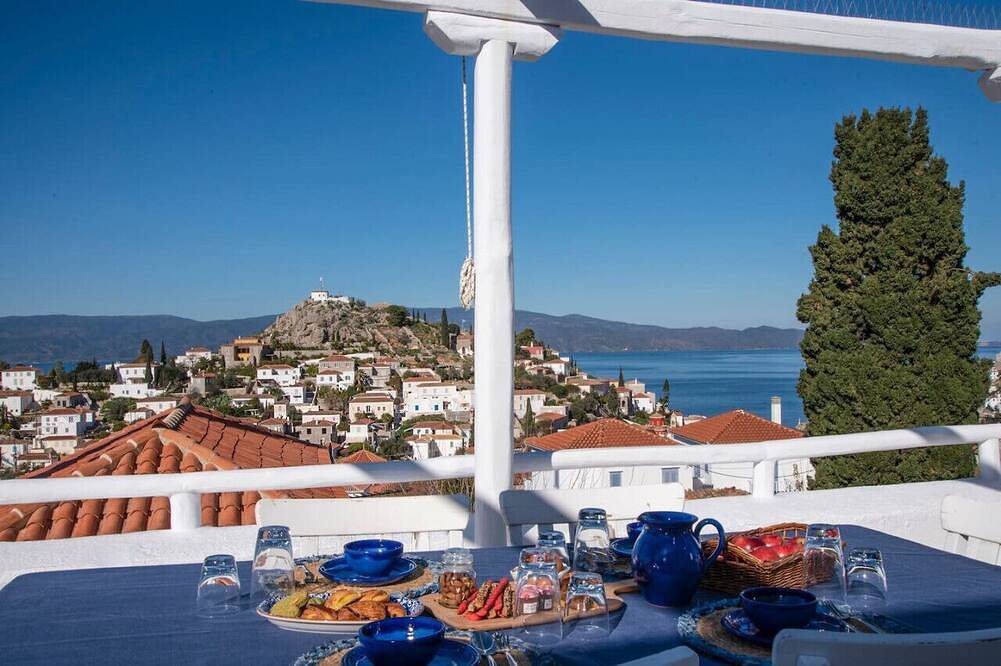 Historical Stone Manor-Upper Floor in Hydra