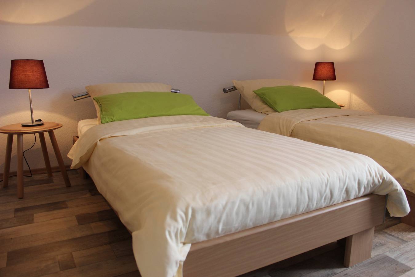 Ganze Wohnung, Ferienwohnung 'Haus Uni Koblenz Wohnung 3' mit Gemeinschaftsterrasse und Wlan in Metternich, Koblenz
