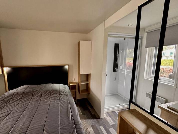 Camping Paradis - Domaine de Bellevue - Mobilheim 4 personen - Premium Spa-Serie – 2 Schlafzimmer – 2 Badezimmer – 4 Personen – Klimaanlage in Saint-Christophe-du-Ligneron, Loire-Tal