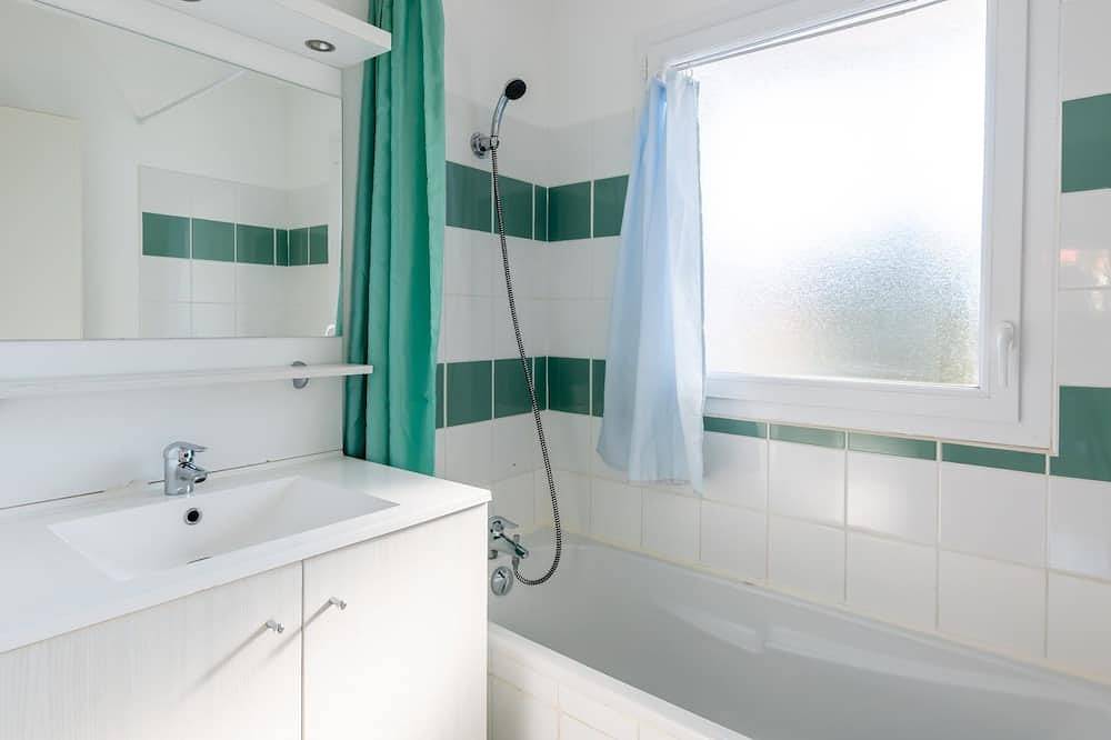 Apartamento entero, Seulement à 400m du lac de Biscarrosse | piscines chaufées in Parentis-en-Born, Côte d’Argent