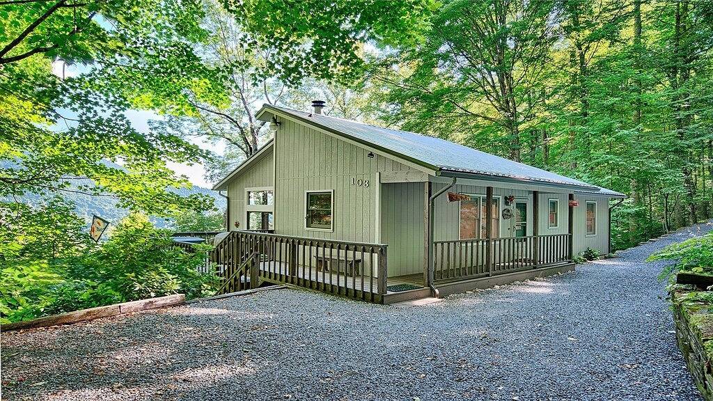Bella Vista Saubere Kabine w / Central Heat & Air Whirlpool & tolle Aussicht und super Bewertung in Blue Ridge Parkway, Cataloochee Valley