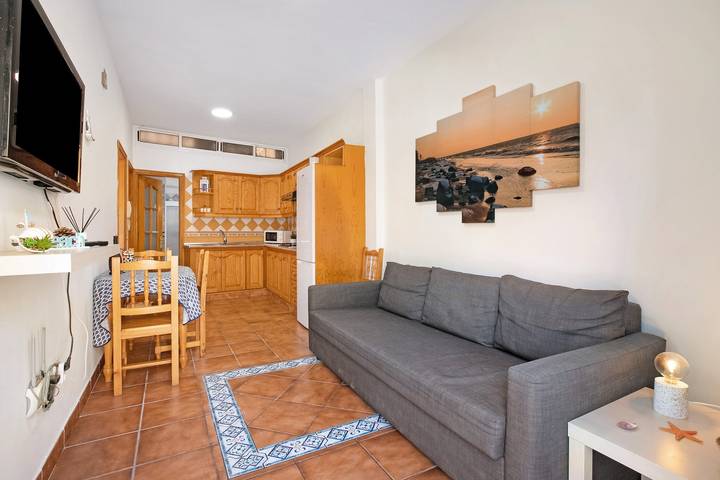 Apartamento entero, Casa de vacaciones "Las Arenas Bajo" cerca del mar con Wi-Fi in Las Arenas, Arico