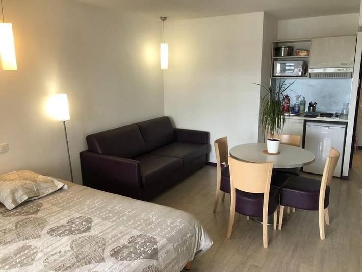 Gîte pour 4 personnes, avec Balcon ainsi que Terrasse et Vue dans Gare De Lourdes - 3