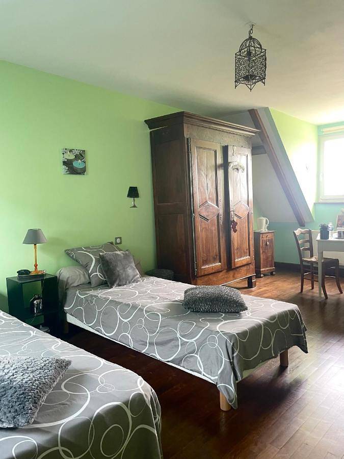 Double Room with Shared Bathroom in Gevrey-Chambertin, Région de Dijon
