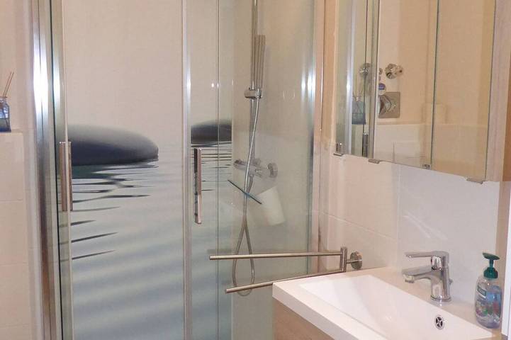 Entire apartment, Neue Ferienwohnung zw. Bad Tölz und Tegernsee bis 4 Personen in Waakirchen, Bavarian Alps