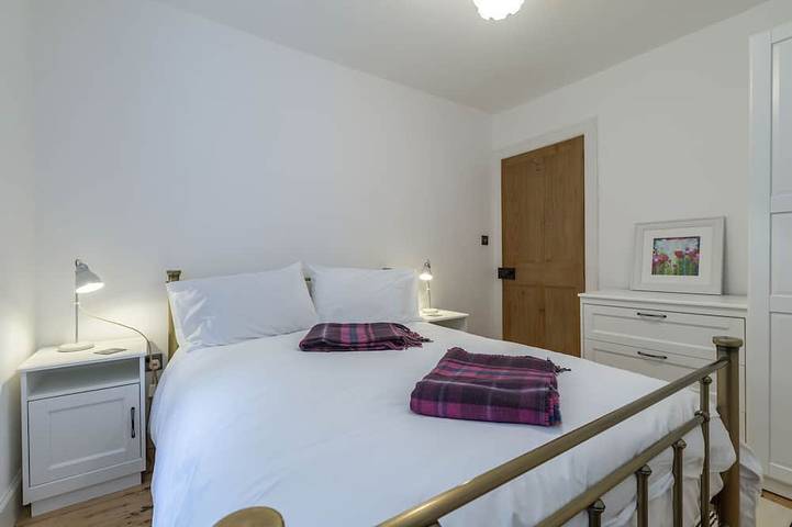 A charming 2 bed cottage in the heart of the popular borders village of Melrose. in Melrose, Scottish Borders