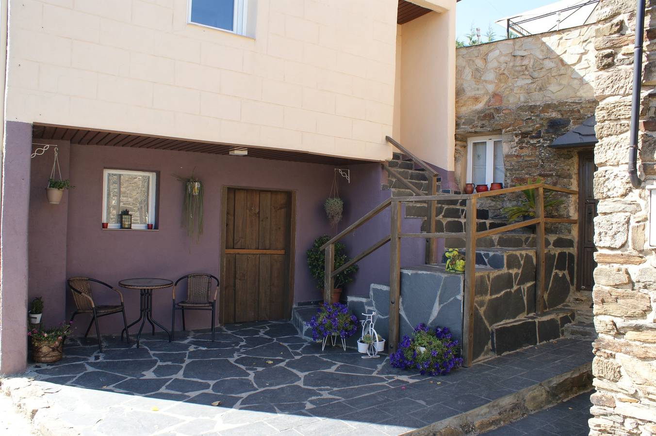Appartamento intero, Appartamento 'O Bolaño Apto 3' con vista sulle montagne, piscina e giardino in comune in A Gudiña, Ourense (comarca)