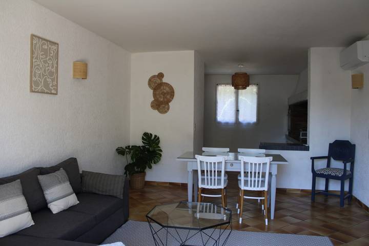 Gîte pour 4 personnes, avec jardin et terrasse, adapté aux familles à Fontvieille - 3
