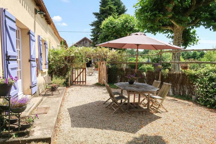 Gîte pour 3 personnes, avec jardin ainsi que piscine et vue à Le Buisson-de-Cadouin - 4
