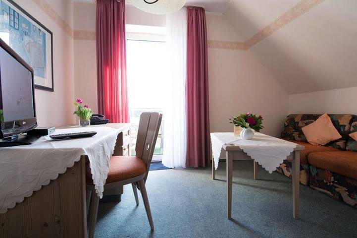 BnB für 5 Personen, mit Ausblick und Sauna sowie Terrasse in Winterberg - 4
