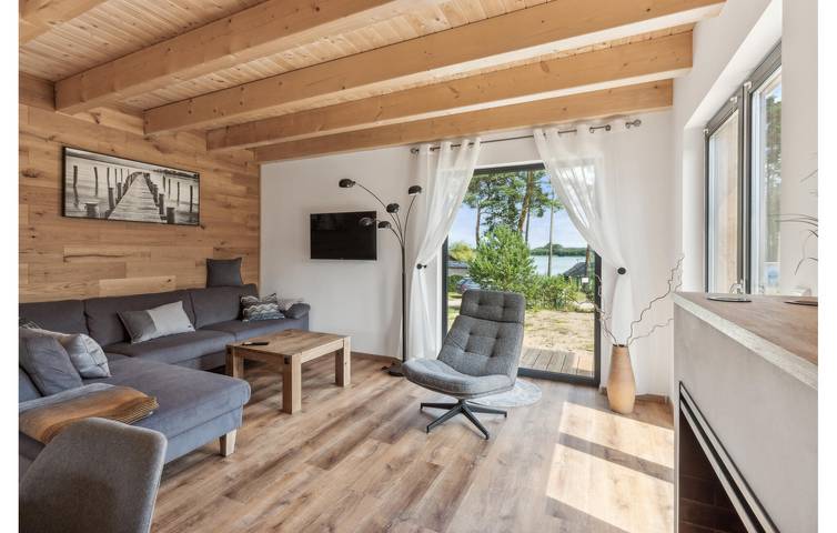 Ferienhaus für 8 Personen, mit Terrasse und Garten sowie Sauna in Mecklenburgische Seenplatte - 3