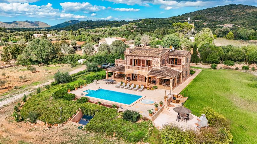 Finca für 10 Personen, mit Garten und Terrasse in Son Carrió