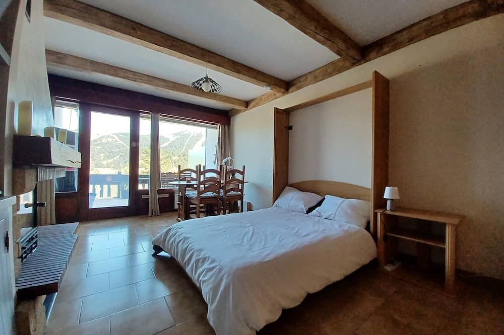 Entire apartment, Cosy studio with terrace in Gréolières les Neiges, Gréolières