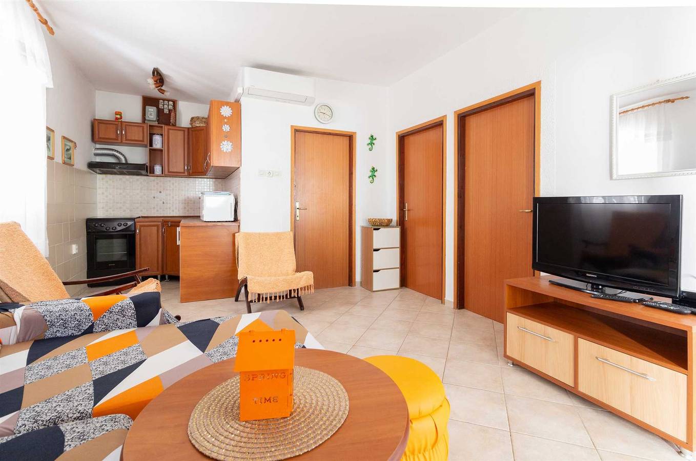 Ganze Wohnung, Gemütliche Fewo für 4-6 Personen | 270 vom Strand | Ruhige Lage in Privlaka, Zadar