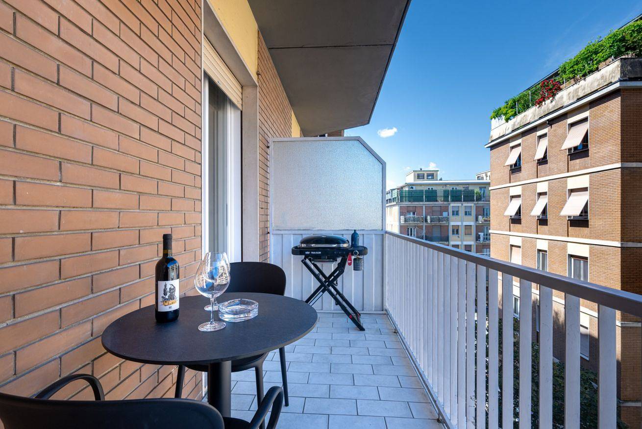 Appartamento intero, Guesthost - Parma Modern Apartment Balcony! in Parma, Provincia di Parma
